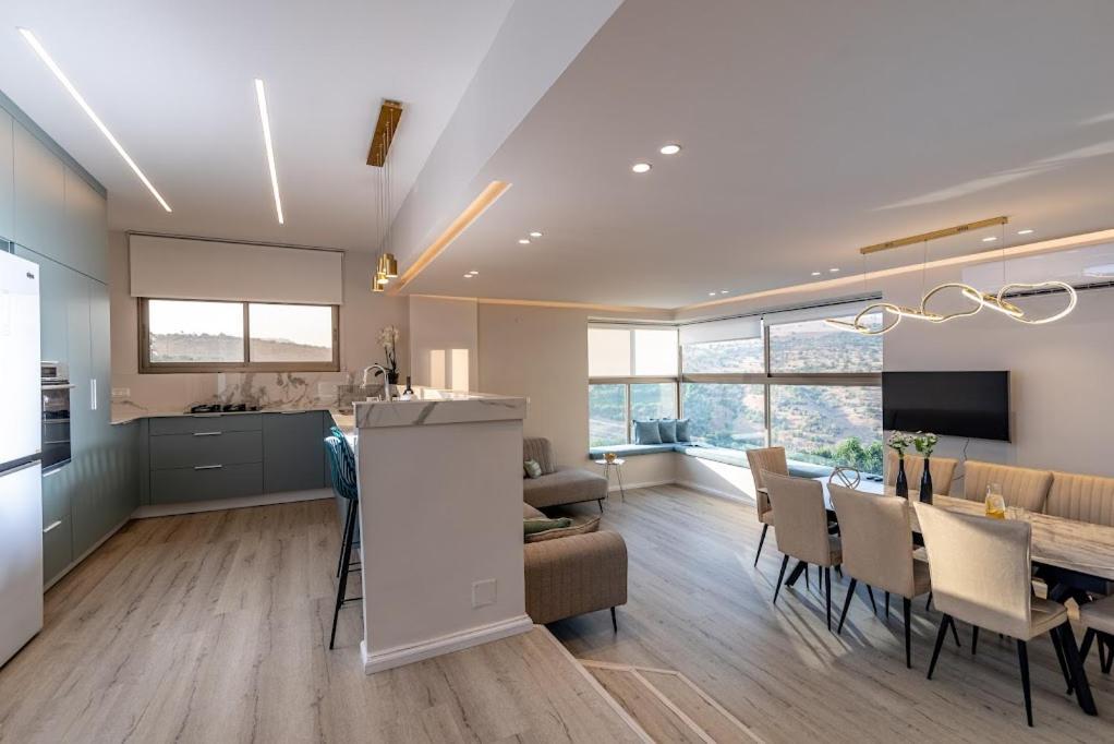 L.T.D Luxury Apartments 4 Bedroom Panoramic View Tiberias Ngoại thất bức ảnh