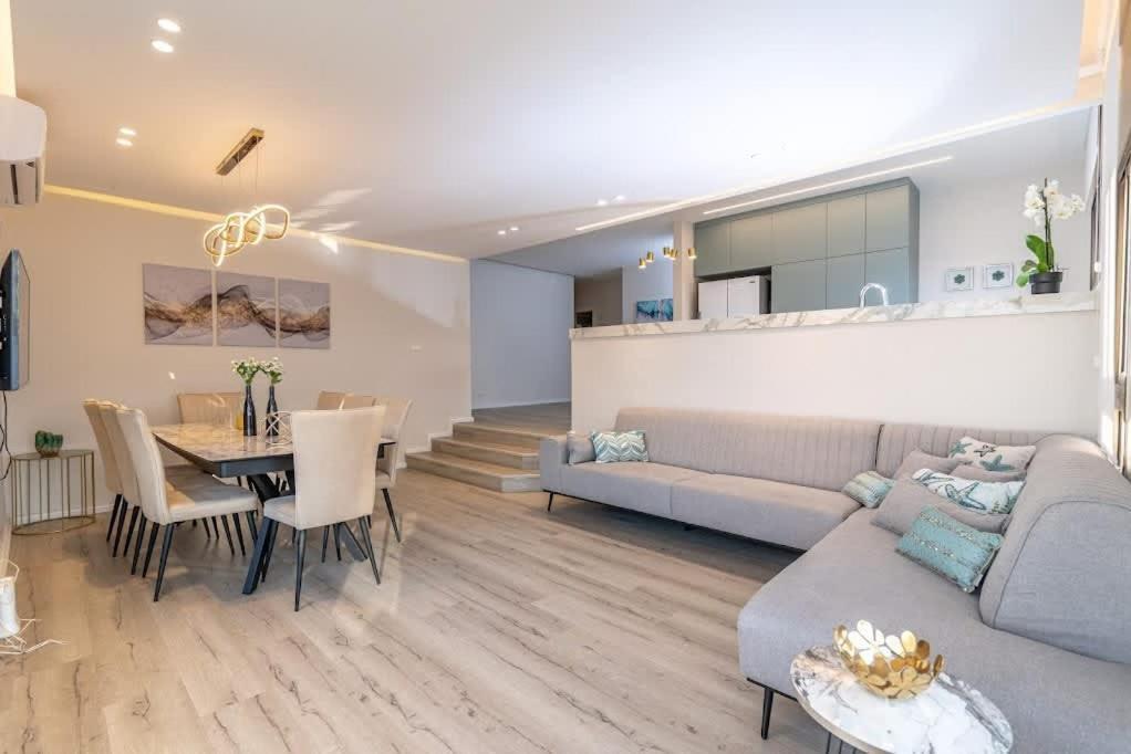 L.T.D Luxury Apartments 4 Bedroom Panoramic View Tiberias Ngoại thất bức ảnh